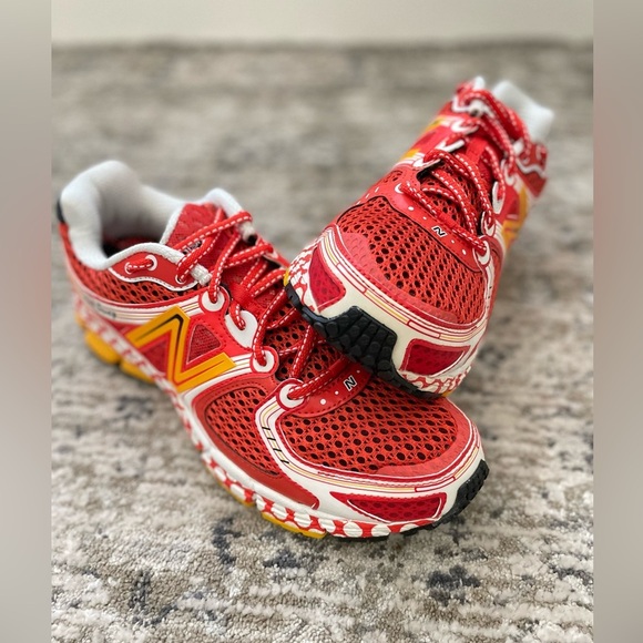 NEW Run Disney x New Balance Minnie Mouse Sneakers Womens Size 11 Red RARE - Picture 2 of 13